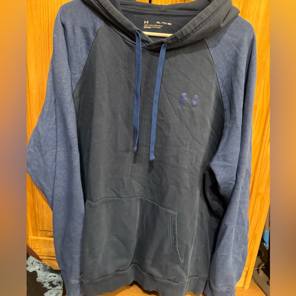Under armour sweatshirt